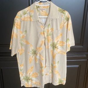 Men’s silk Tommy Bahama camp shirt